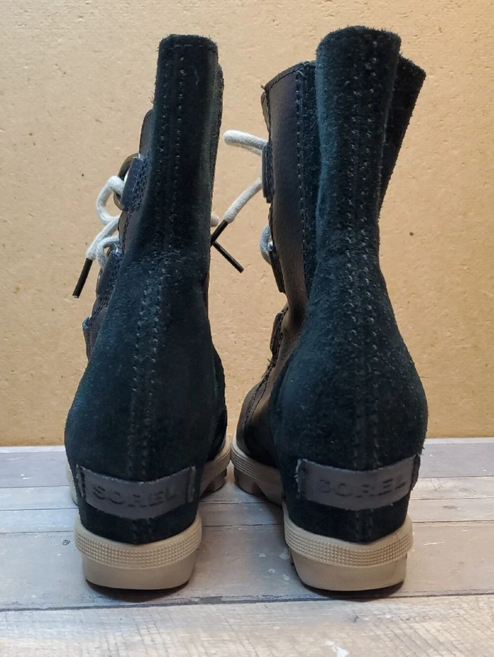 Sorel Black Joan of Arctic Wedge III Lexie Boots Size 2/20 cm